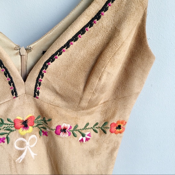 VINTAGE Allen Schwartz Suede Embroidered Dress 2 - Picture 4 of 8